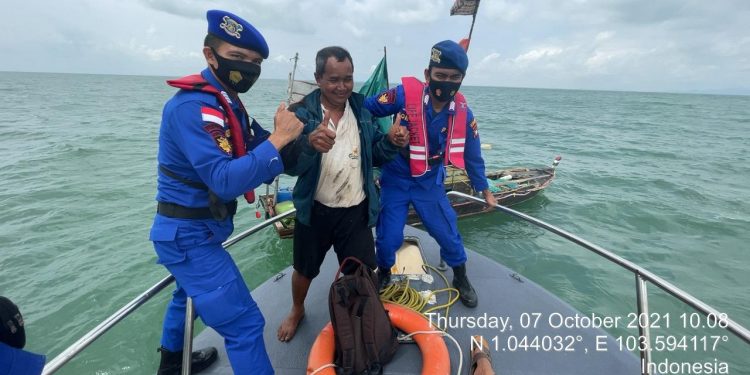 Nelayan Hilang Kontak di Laut, Tim SAR Satpolairud Polres Karimun Berhasil Menemukan