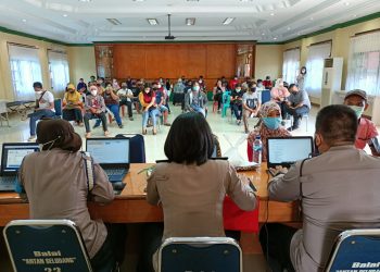 Patuhi Prokes, Masyarakat Antusias Ikut Serbuan Vaksinasi di Polres Tanjungpinang