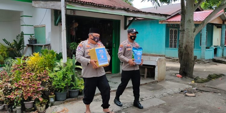 Peduli Warga, Kapolres Karimun Laksanakan Bakti Sosial Tiap Jumat