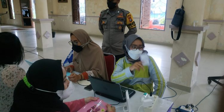 Polsek Bunguran Timur Adakan Pengamanan Aktivitas Vaksinasi