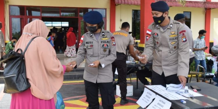 Target 5000 Dosis, Satbrimob Polda Kepri Kembali Gelar Vaksinasi Massal
