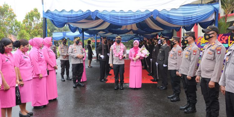 Dengan Berselimut Rasa Haru Warnai Pelepasan AKBP Ike Tinggalkan Mapolres Natuna