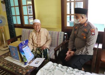 Jum’at Berkah, Bakti Sosial Kapolres Karimun