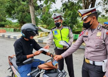 Operasi Zebra Seligi 2021, Satlantas Polres Karimun Bagi-bagi Masker