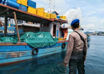 Patroli Sat Polairud Polres Kep Anambas Diseputaran Wilayah Pelabuhan Sri Siantan Kab Kep Anambas