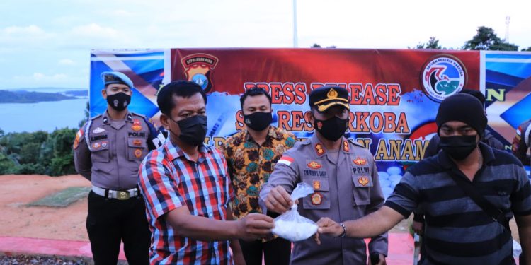 Penyelidikan Timsus Polres Kep. Anambas Berhasil Menemukan Narkotika Golongan 1 Jenis Sabu Seberat 215 Gram (Brutto)