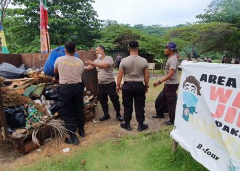 Peringati HUT Polairud Ke-71 Tahun 2021, Dit Polairud Polda Kepri Laksanakan Kegiatan Bersih-Bersih Pantai