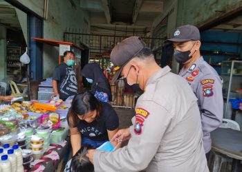 Polsek Bengkong Gelar Operasi Yustisi Penerapan Prokes di Pasar Shopping Centre Bengkong