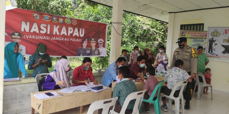 Polsek Galang Gelar Vaksinasi Jangkau Pulau (NASI KAPAU) Bagi Masyarakat Pulau Subang