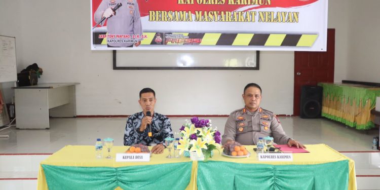 Silaturahmi Kamtibmas Kapolres Karimun Bersama Masyarakat Nelayan di Desa Pongkar Kec.Tebing Kab. Karimun