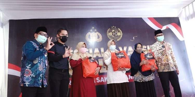 11 Tahun Mengabdi, Alumni Akpol 2010 Gelar Vaksinasi untuk Anak 6-11 Tahun dan Bagikan 1.000 Paket Bansos