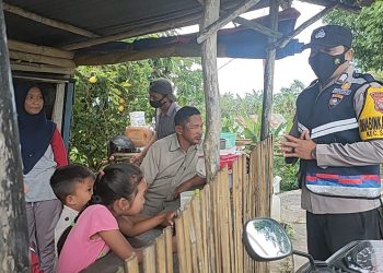 Bhabinkamtibmas Melaksanakan Giat Optimalisasi Vaksinasi covid-19 di Desa Tarempa Timur dan Tarempa Barat Daya Kec.Siantan