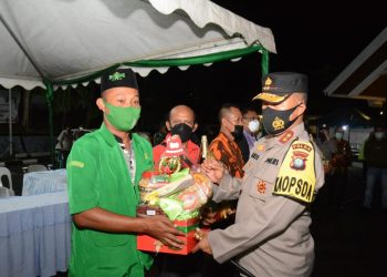 Kapolda Kepri Bersama Dengan Gubernur Kepri Tinjau Pelaksanaan Ibadah Malam Natal di Wilayah Hukum Polresta Barelang