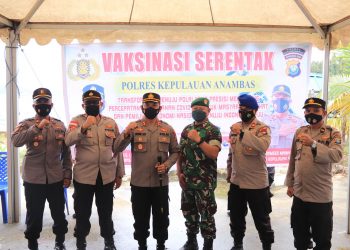 Kapolres Kep Anambas Beserta Jajaran Melaksanakan Gerai Vaksinasi Covid-19 di RSUD Tarempa Wilkum Polres Kep Anambas