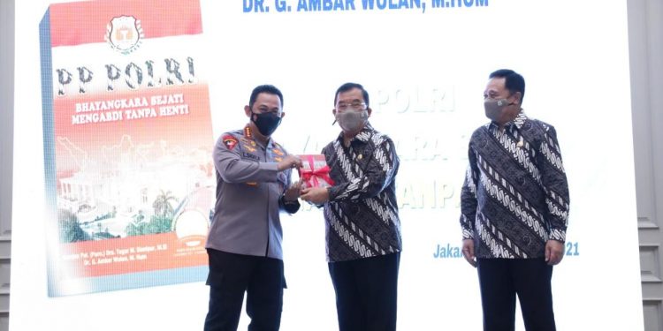 Kapolri: Buku ‘Bhayangkara Sejati Mengabdi tanpa henti’ Jadi Renungan Polri untuk Jadi Lebih Baik.