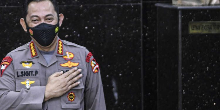 Kapolri Pantau Langsung Evakuasi Korban Semeru