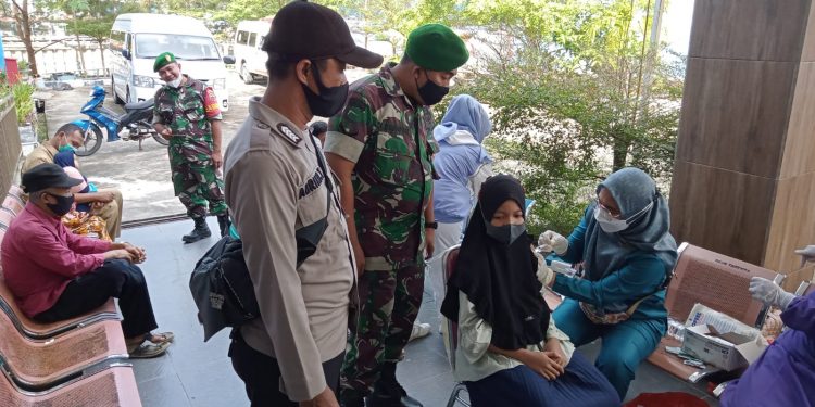 Pemantauan Kegiatan Vaksinasi Covid 19 Dosis l Dan ll Usia 6 S/D 11 Tahun Di Rsud Tarempa