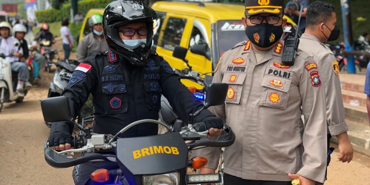 Personel Brimob Polda Kepri Diterjunkan Dalam Pengamanan Unras Buruh di Kota Batam