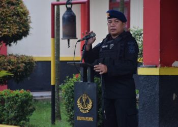Personel Brimob Polda Kepri Gelar Apel Persiapan Pengamanan dan Sterilisasi Gereja Dalam Rangka Ops Lilin Seligi 2021