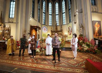 Tinjau Gereja Katedral, Kapolri Pastikan Beri Pelayanan dan Pengamanan Optimal di Perayaan Natal dan Tahun Baru