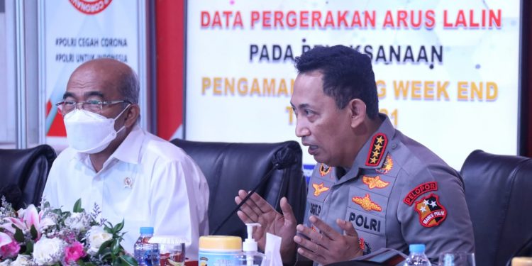 Tinjau Pos Terpadu Cikopo, Kapolri Paparkan Dua Hal yang Harus Diantisipasi Hadapi Libur Nataru