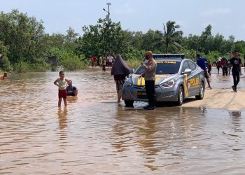 Waspada Banjir, Polsek Kuba Laksanakan Patroli