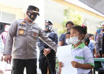 Dansat Brimob Dampingi Kapolda Kepri Tinjau Vaksinasi Goes To School Di SDS Al Barkah Batam