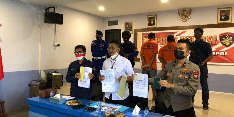 Ditpolairud Polda Kepri Berhasil Amankan 2 Orang Tersangka Jaringan Pengiriman PMI Ilegal dan Selamatkan 22 Korban PMI Ilegal