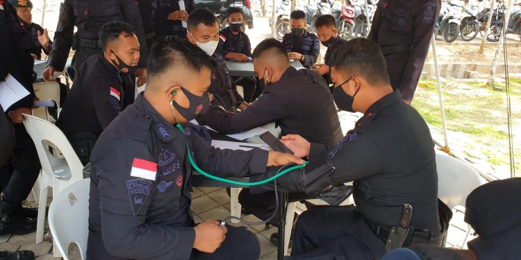 Jelang BKO Polda Sulawesi Tengah, Biddokkes Polda Kepri Periksa Kesehatan 105 Personel Satuan Brimob Polda Kepri