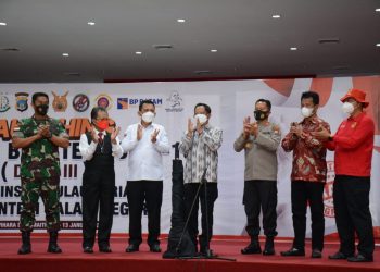 Kapolda Kepri Hadiri Launching Vaksinasi Booster Dosis Ke-3 di Provinsi Kepri Oleh Mendagri RI