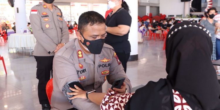 Kapolres Karimun bersama FKPD Lounching Vaksin Booster