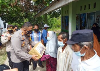 Kapolres Karimun dan Bupati Karimun Cek Vaksinasi di Desa Keban