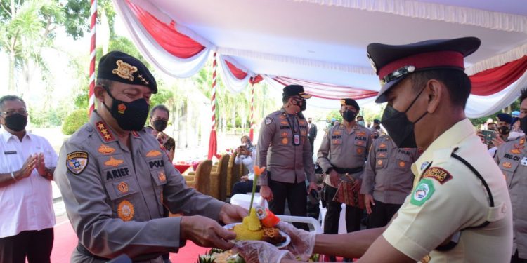 Kabaharkam Polri Pimpin Upacara HUT Satpam Ke-41 Tahun di Polda Kepulauan Riau