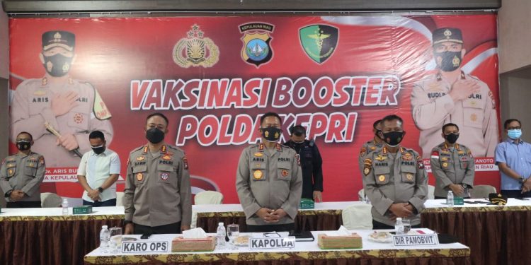 Kapolda Kepri Laksanakan Peninjauan Akselerasi Vaksinasi Serentak Secara Virtual yang Dipimpin Langsung oleh Kapolri