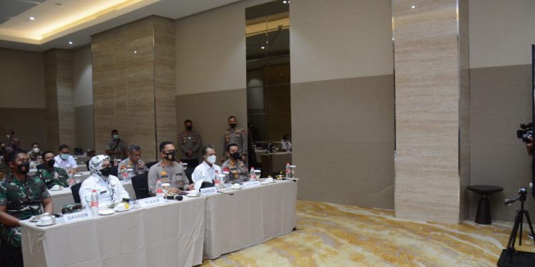 Pelaksanaan Vaksinasi Serentak di PT Philips Muka Kuning Ditinjau Langsung Oleh Kapolda Kepri Serta Secara Virtual Bersama Presiden RI dan Kapolri