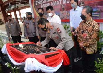 Peresmian Rusunawa Keluarga Abrip Amat Munawar dan Penerimaan Hibah Tanah Seluas 20 Ha Untuk Pengembangan Satbrimob Polda Kepri di Kab.Lingga