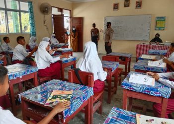 Satuan Binmas Polres Lingga Berikan Sosialisasi Kamtibmas dan Prokes 5 M kepada Pelajar Sekolah Dasar