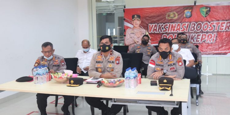 Tingkatkan Herd Immunity Kepri Tinjau Vaksinasi Serentak Secara Virtual di PT.Bintan Bersatu Apparel Kawasan Tunas Industri Batam