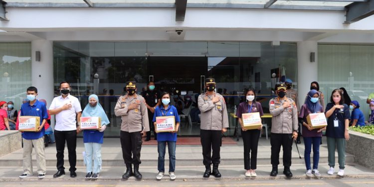 Vaksinasi Serentak di PT Bintang Bersatu Apparel Kawasan Tunas Industri Batam Dihadiri Langsung oleh Wakapolda Kepri