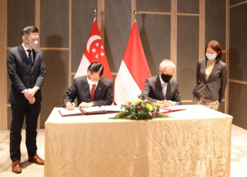 Menko Marves Tandatangani Nota Kesepahaman Kerjasama Perubahan Iklim dengan Singapura