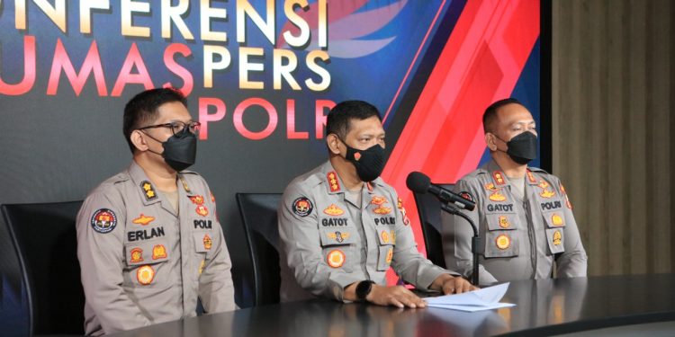 Bareskrim Polri Resmi Sita Mobil Tesla Hingga Akun YouTube Indra Kenz