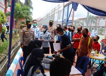 Dari Desa ke Desa Polres Natuna Terus Melakukan Vaksinasi terhadap Masyarakat