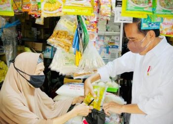 Presiden Meninjau Pasokan Minyak Goreng di Beberapa Lokasi di Yogyakarta