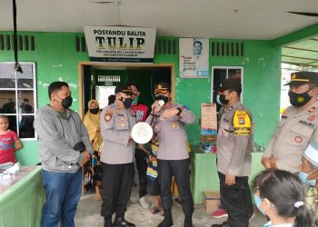 Kapolres Karimun Berikan Door Prize Kepada Masyarakat yang di Vaksin
