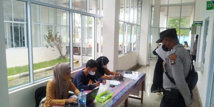 Kapolres Kep. Anambas Beserta Jajaran Melaksanakan Gerai Vaksinasi, Covid-19 di Pukesmas Palmatak Wilkum Polres Kep.Anambas