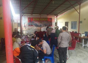 Kapolres Kepulauan Anambas Beserta Jajaran Melaksanakan Gerai Vaksinasi Dosis I, II, dan III Covid- 19 di Polsek Siantan