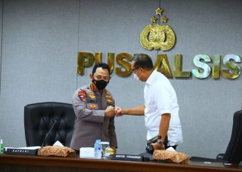 Kapolri Instruksikan Kapolda Pastikan Minyak Goreng Tersedia di Pasar Tradisional dan Modern