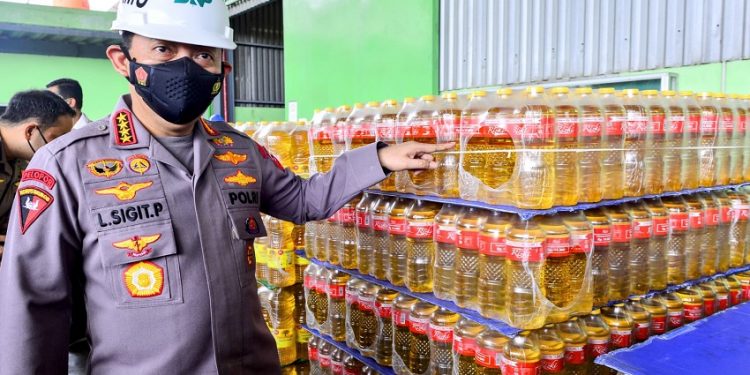 Kebijakan DMO Berjalan, Kapolri Pastikan Produksi-Distribusi Minyak Goreng Nasional Aman