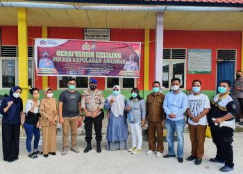 Nasi Kapau (Vaksinasi Jangkau Pulau) SatPolair Polres Kepulauan Anambas ke Desa Mengkait Kec Siantan Selatan