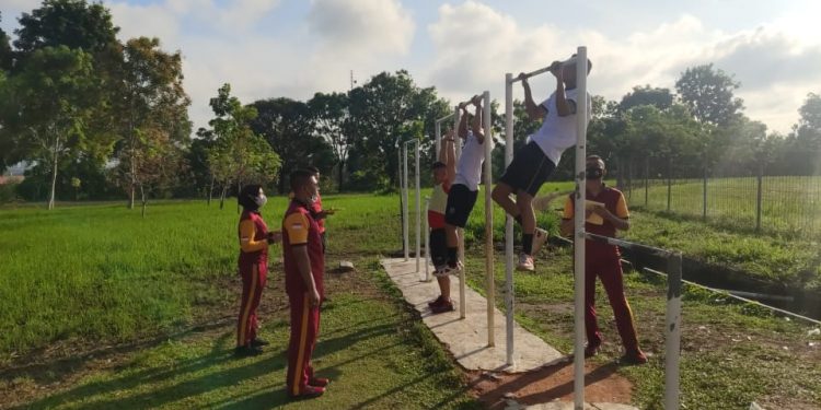 Tingkatkan Kesehatan dan Kebugaran Personel, Satbrimob Polda Kepri Gelar Tes Kesamaptaan Jasmani Berkala